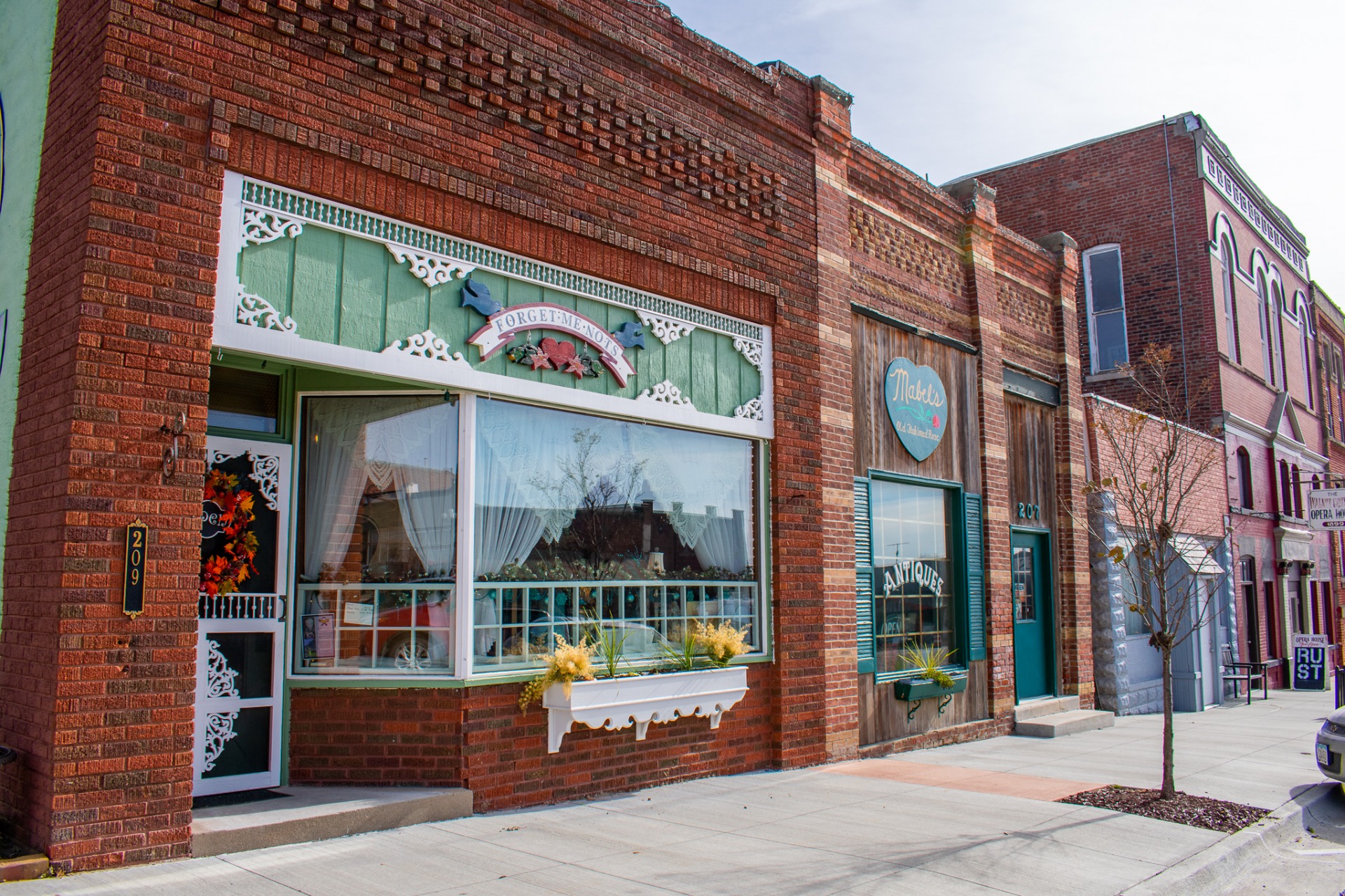 Storefront of Forget-Me-Nots and Mabel's in Walnut, known as Antique City.