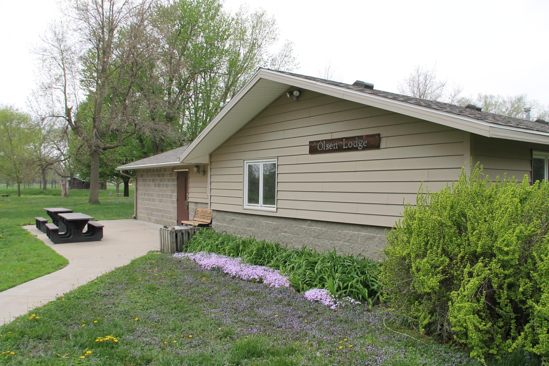 Olsen Lodge at Botna Bend Park